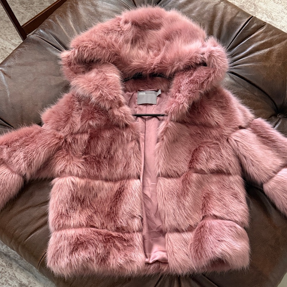 ASOS Faux Fur Fluffy Pink Hooded Jacket NWOT Cute! 
Size US 0/S UK 4